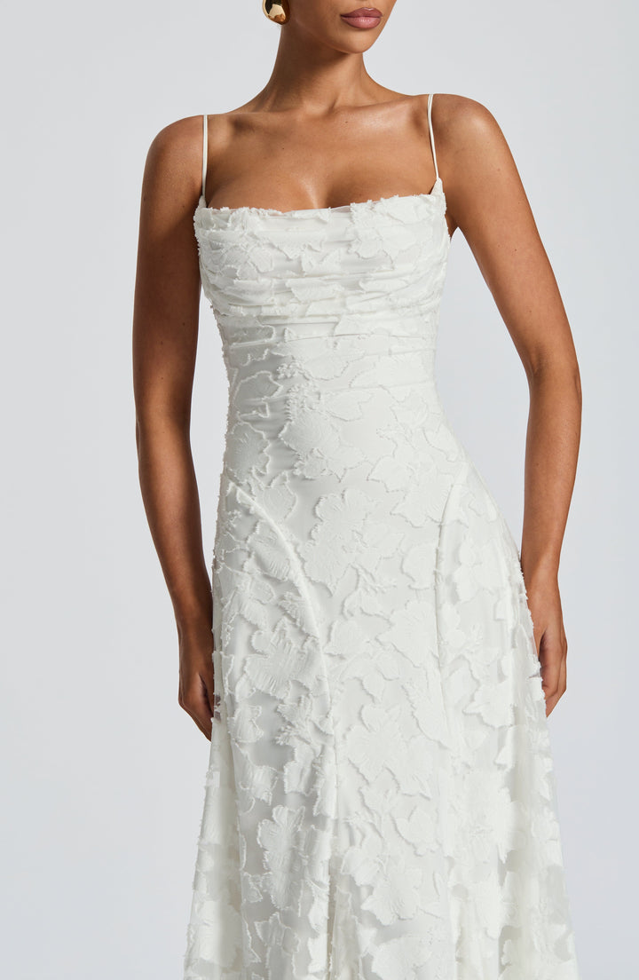 Liorne | Elegante Maxi Jurk Met Open Rug